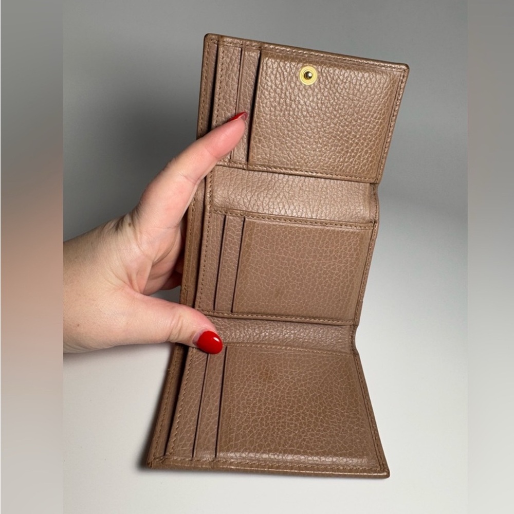 Gucci Marmont Wallet Calf Skin Pebble Leather Compact Snap Camel Tan Luxury - Picture 4 of 9